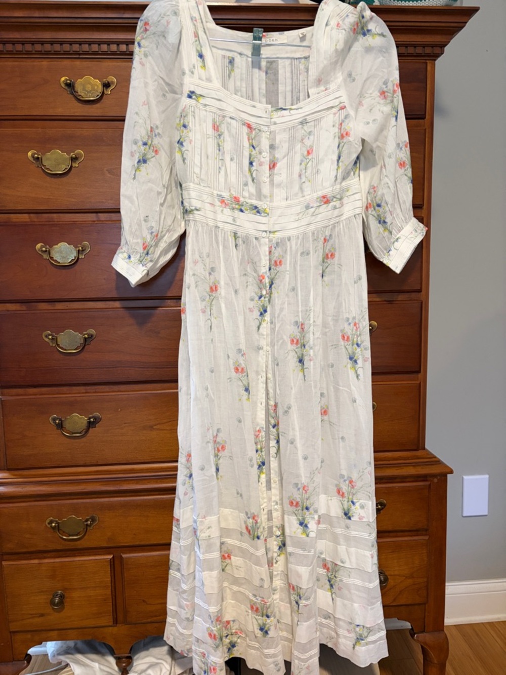 Doen Flowy White Floral Women’s Dress